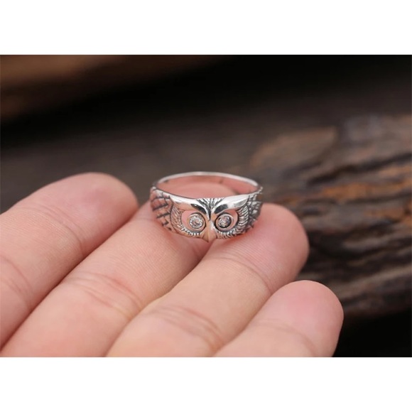 Silver Tone Diamond Eye Owl Ring - Picture 5 of 7